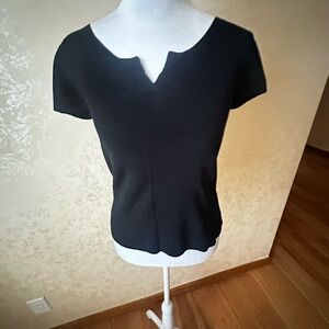 Fitted Black Blouse with Notch Neck and Short Sleeves